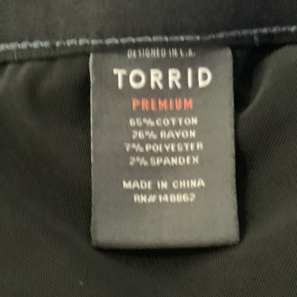 Torrid Skinny Bombshell Light Wash Distressed Jeans Plus Size 26 - Picture 8 of 9